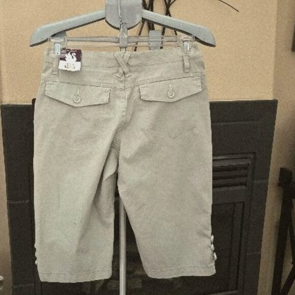 NWT Gloria Vanderbilt sz 6P green capris - Picture 3 of 3